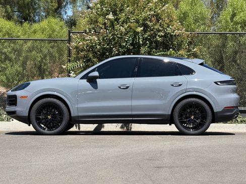 Certified 2024 Porsche Cayenne Coupe AWD/4WD image 2