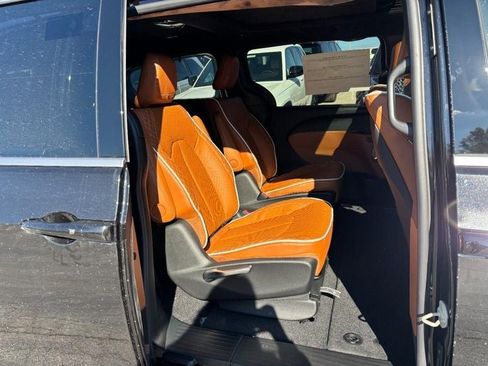 New 2026 Chrysler Pacifica Pinnacle image 5