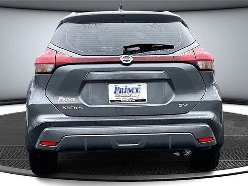 Used 2021 Nissan Kicks SV image 5