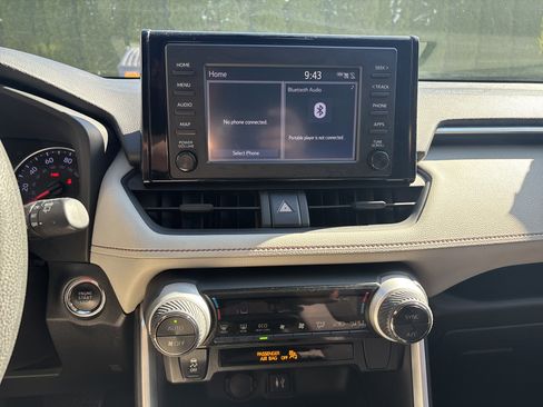 Used 2019 Toyota RAV4 XLE w/ All Weather Liner Package AWD/4WD image 25