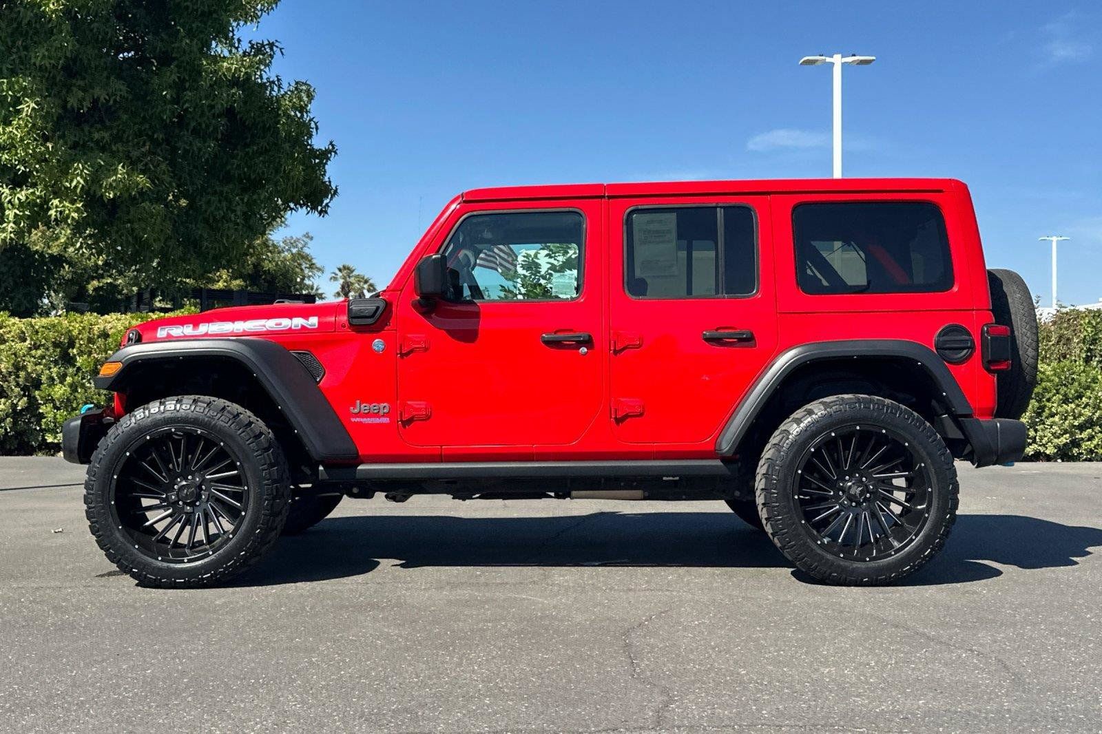 Used 2021 Jeep Wrangler Unlimited Rubicon 4xe w/ Cold Weather Group AWD/4WD image 6