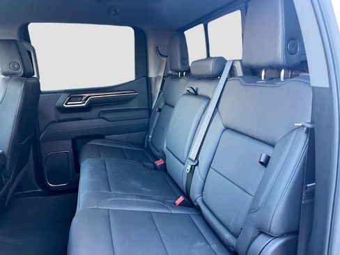Used 2025 Chevrolet Silverado 1500 LT Trail Boss w/ Convenience Package II AWD/4WD image 25