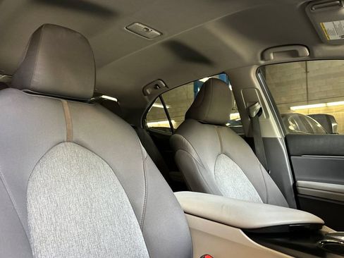 Used 2019 Toyota Camry LE FWD image 16