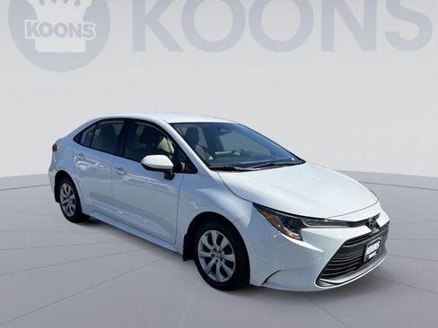 Used 2023 Toyota Corolla LE image 18
