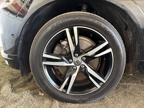 Used 2018 Volvo XC60 T6 R-Design w/ Convenience Package AWD/4WD image 20