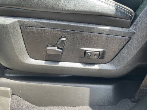 Used 2024 RAM 3500 Laramie AWD/4WD image 18
