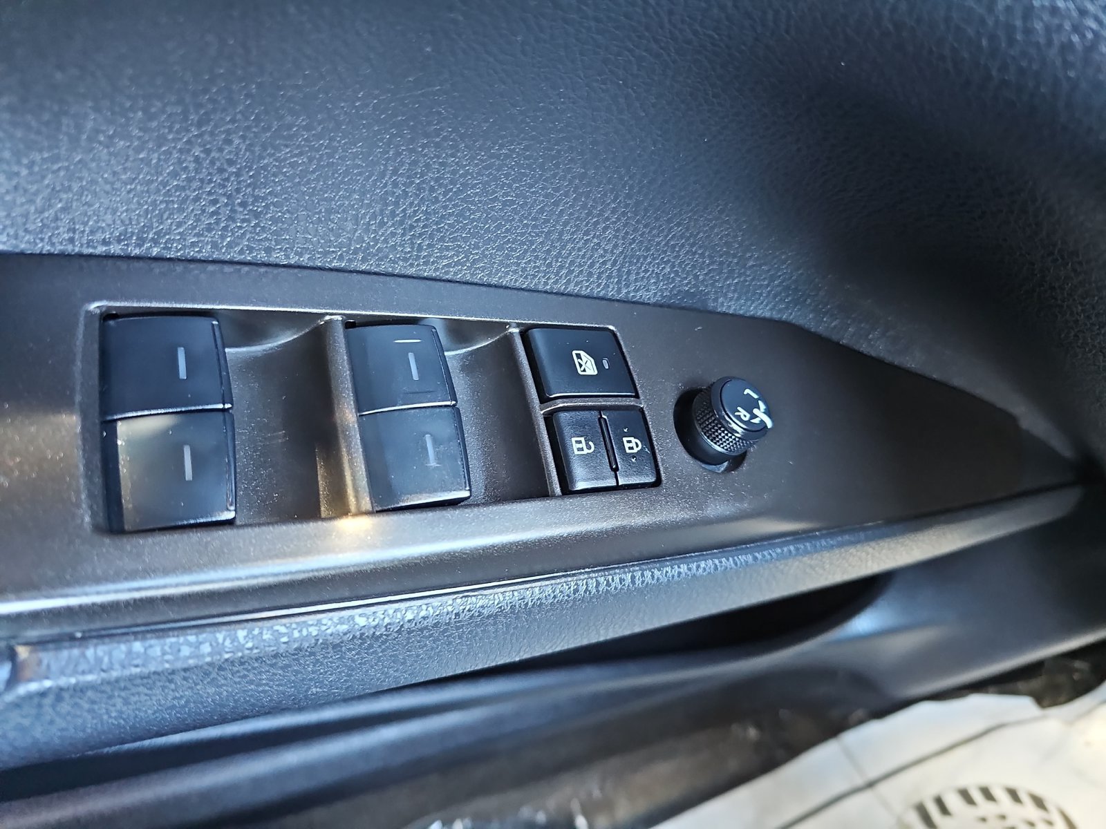 Used 2024 Toyota Camry LE FWD image 28