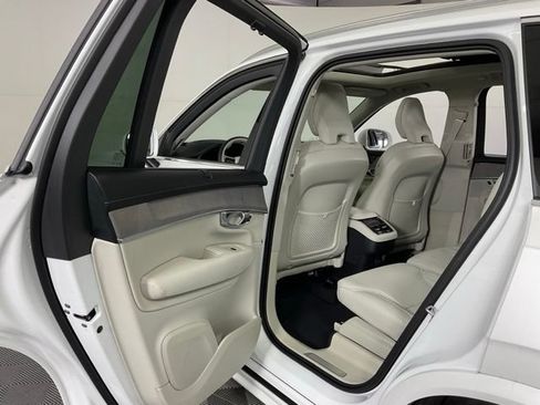 New 2026 Volvo XC90 B5 Ultra AWD/4WD image 32