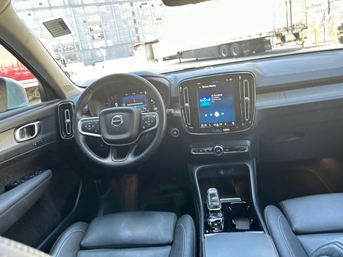 Certified 2025 Volvo XC40 B5 Plus image 16