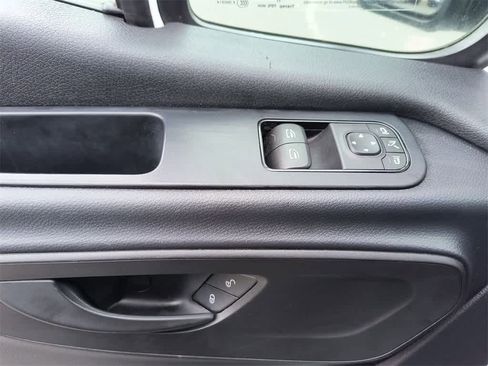 Used 2023 Mercedes-Benz Sprinter 2500 image 13