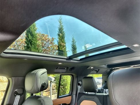 Used 2024 Land Rover Defender 130 X image 19