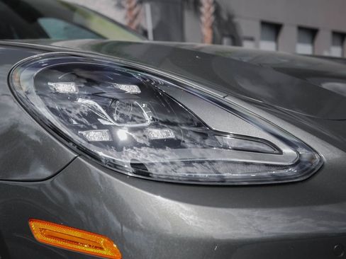 Used 2023 Porsche Panamera Platinum Edition image 11
