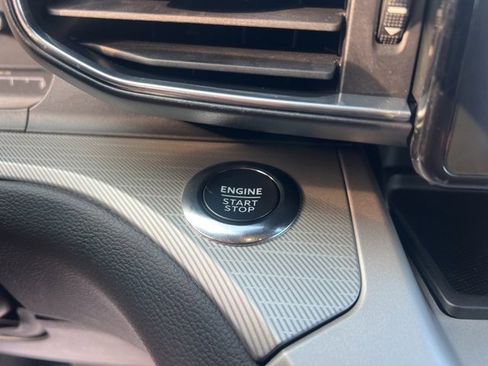 Used 2022 Ford Explorer XLT w/ Equipment Group 202A image 30