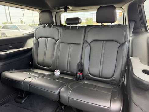 New 2026 Jeep Grand Wagoneer 4WD image 9