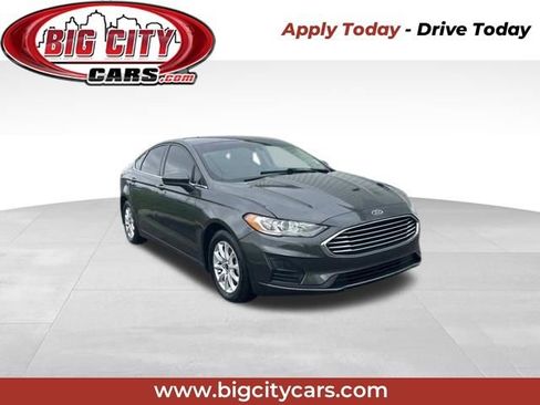 Used 2020 Ford Fusion SE FWD image 1