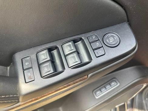 Used 2016 Chevrolet Tahoe LT RWD image 18