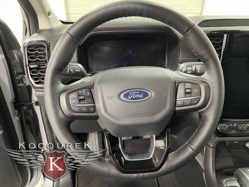 Used 2024 Ford Ranger Lariat w/ Trailer Tow Package image 14