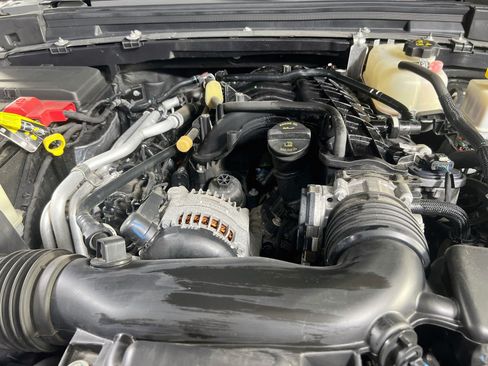 Used 2023 Jeep Gladiator Sport AWD/4WD image 29