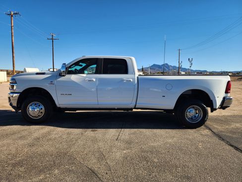 New 2026 RAM 3500 Laramie w/ Max Tow Package AWD/4WD image 9