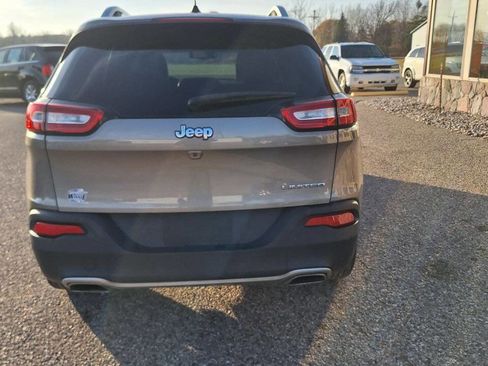 Used 2016 Jeep Cherokee Limited image 4