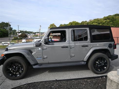 Used 2021 Jeep Wrangler Unlimited Sahara w/ Cold Weather Group image 8