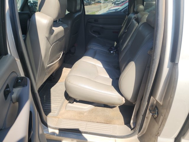 Used 2006 Chevrolet Silverado 1500 LT w/ Onstar Plus Package AWD/4WD image 6