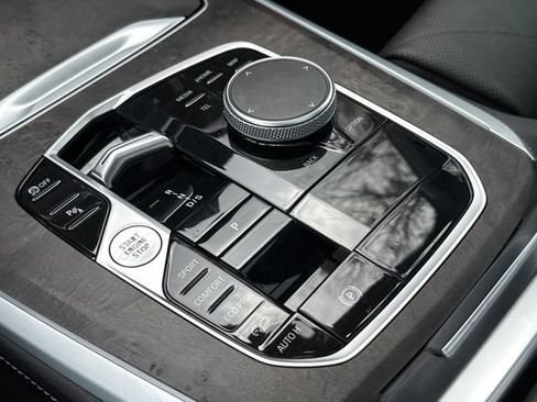 Used 2024 BMW X5 xDrive40i w/ Premium Package image 28