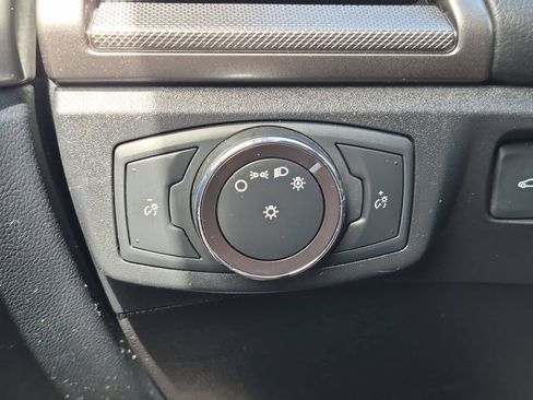 Used 2019 Ford Fusion SE FWD image 30
