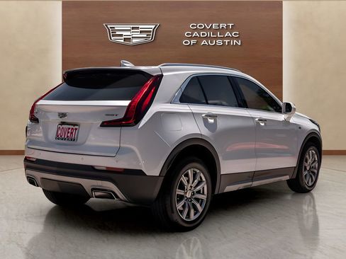 Used 2020 Cadillac XT4 Premium Luxury w/ Cold Weather Package FWD image 4