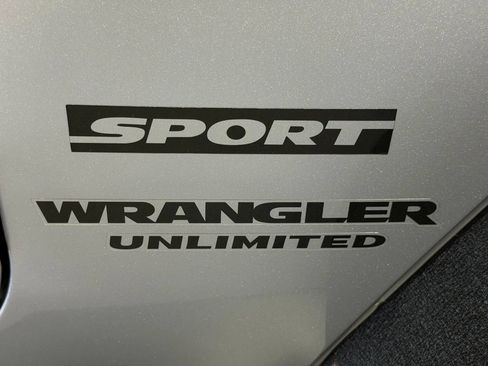 Used 2013 Jeep Wrangler Unlimited Sport AWD/4WD image 17