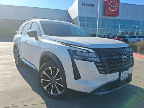 New 2026 Nissan Pathfinder Platinum AWD/4WD image 1