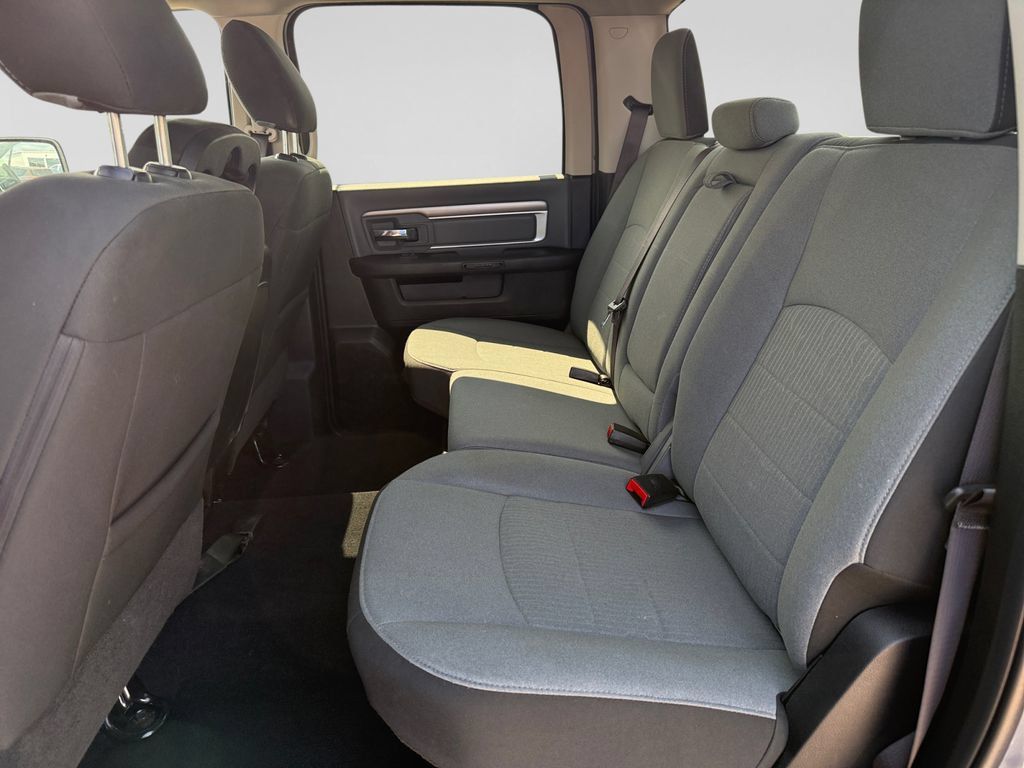 Used 2023 RAM 1500 Classic SLT AWD/4WD image 31