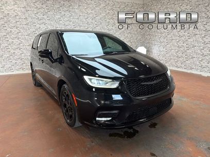 Used 2023 Chrysler Pacifica Limited w/ S Appearance Package