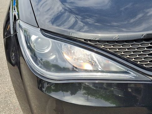 Certified 2018 Chrysler Pacifica Touring-L Plus FWD image 9
