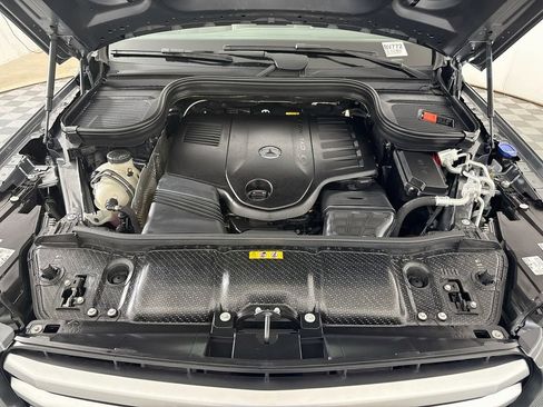Used 2025 Mercedes-Benz GLS 450 4MATIC w/ AMG Line Exterior image 33