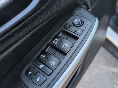 Used 2022 Jeep Cherokee Limited image 23