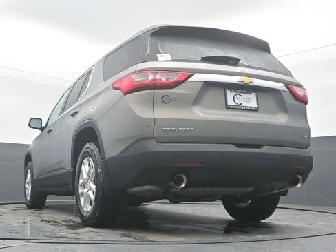 Used 2019 Chevrolet Traverse LT image 35