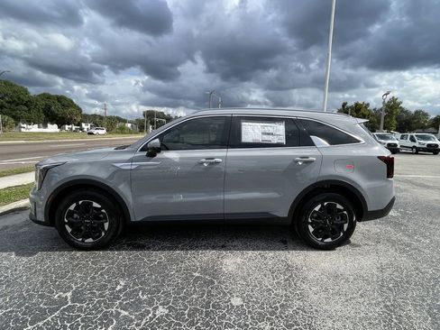New 2026 Kia Sorento S image 7