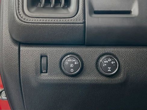 Used 2016 GMC Canyon SLE image 11