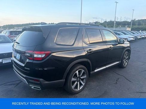 Used 2024 Honda Pilot Touring image 3