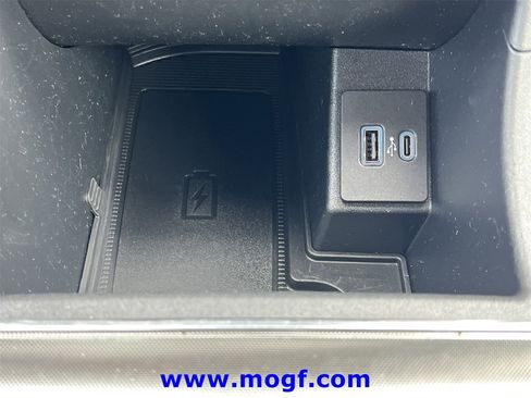 Certified 2024 Ford Edge Titanium image 10