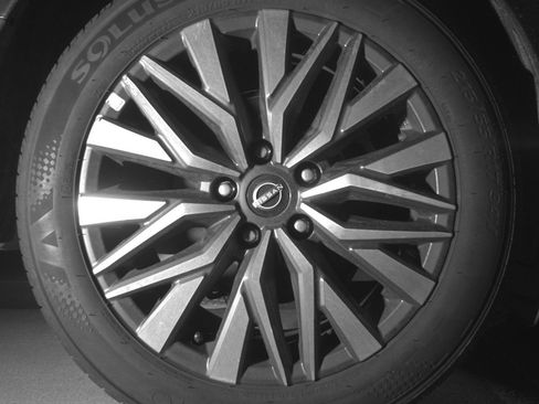 Used 2025 Nissan Altima 2.5 SV FWD image 15
