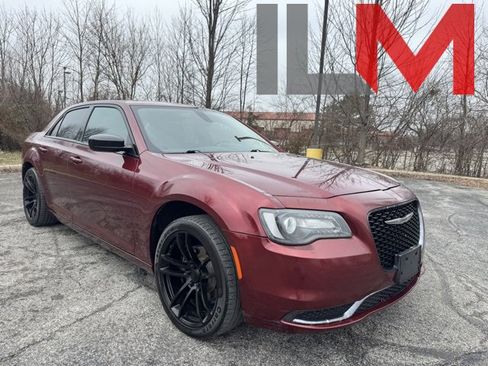 Used 2018 Chrysler 300 Touring w/ Sport Appearance Package image 1