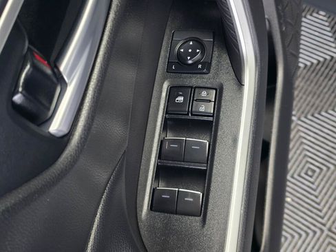 Used 2025 Toyota RAV4 XLE AWD/4WD image 21