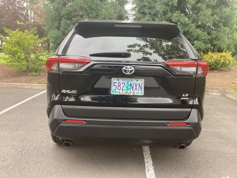 Used 2019 Toyota RAV4 LE w/ All Weather Liner Package AWD/4WD image 19