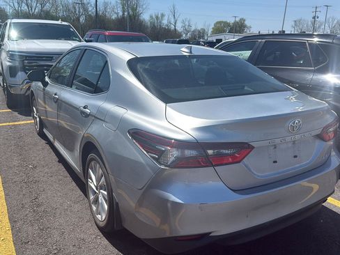 Used 2023 Toyota Camry LE FWD image 5
