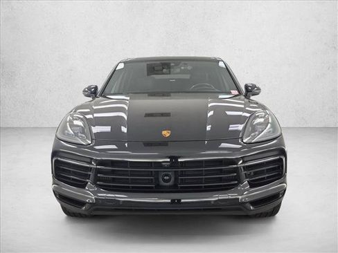 Used 2022 Porsche Cayenne S AWD/4WD image 2