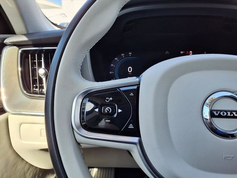 Certified 2024 Volvo XC60 B5 Plus w/ Protection Package Premier image 28