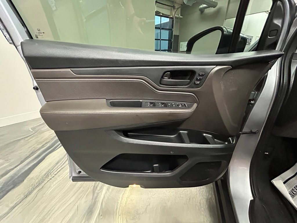 Used 2018 Honda Odyssey EX-L image 52
