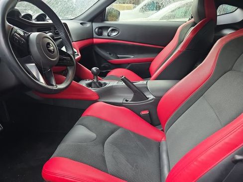 Used 2024 Nissan Z Performance w/ Floor Mat Package RWD image 10